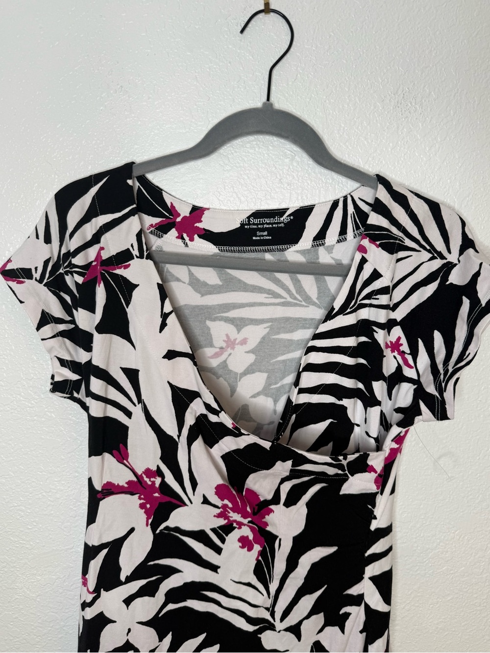 Soft Surroundings Tropical Floral Faux Wrap Maxi Dress Black Pink Small NWT - Picture 3 of 14